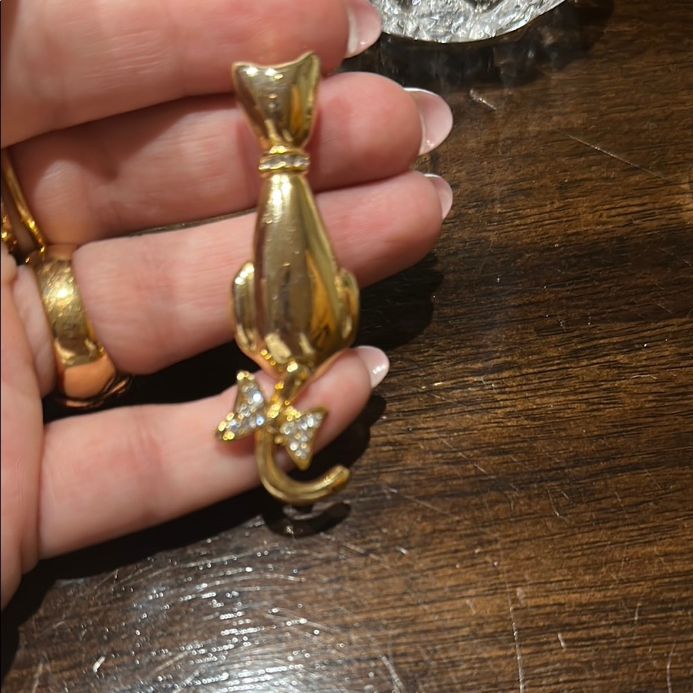 Articulating Gold Cat Brooch